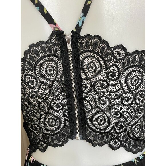 Floral Spaghetti Strap Dress With Lace Back High-Low Hem & Zip Closure - Picture 7 of 10